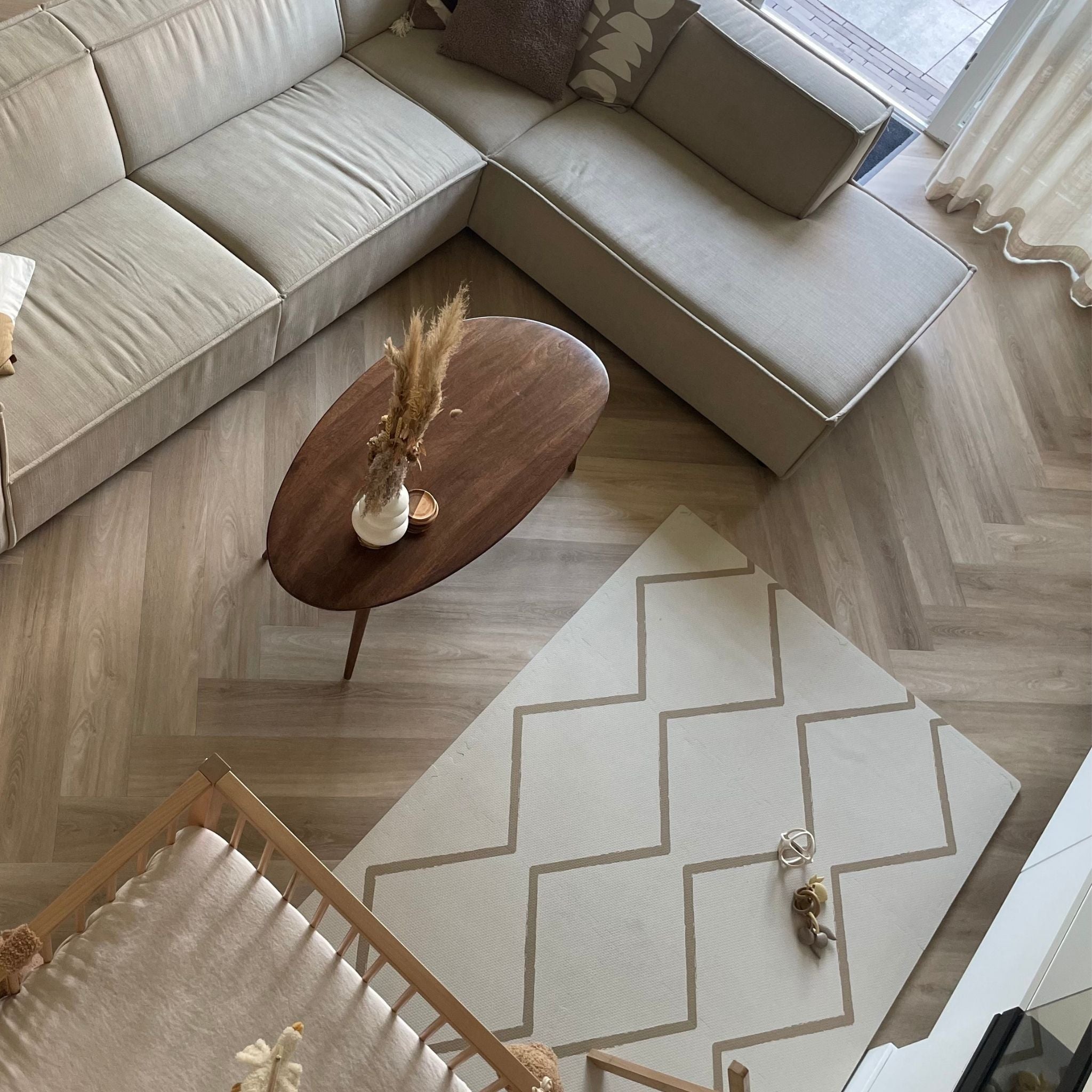 Beni - Autumn Gold - Play Mat in a cozy living room setup, offering a soft, stylish surface for baby play and tummy time by Eeveve.