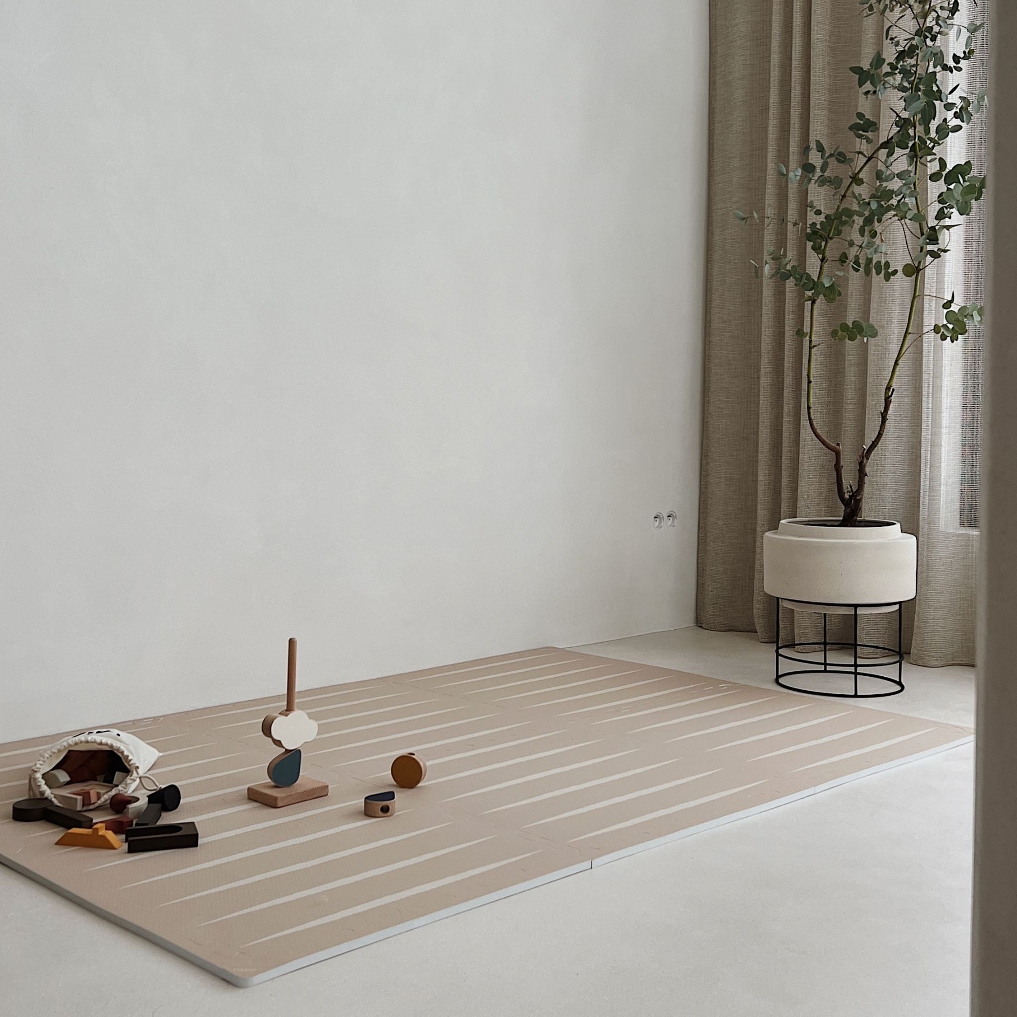 Lucio Desert Sand Play Mat - Non-Toxic & Stylish | Eeveve